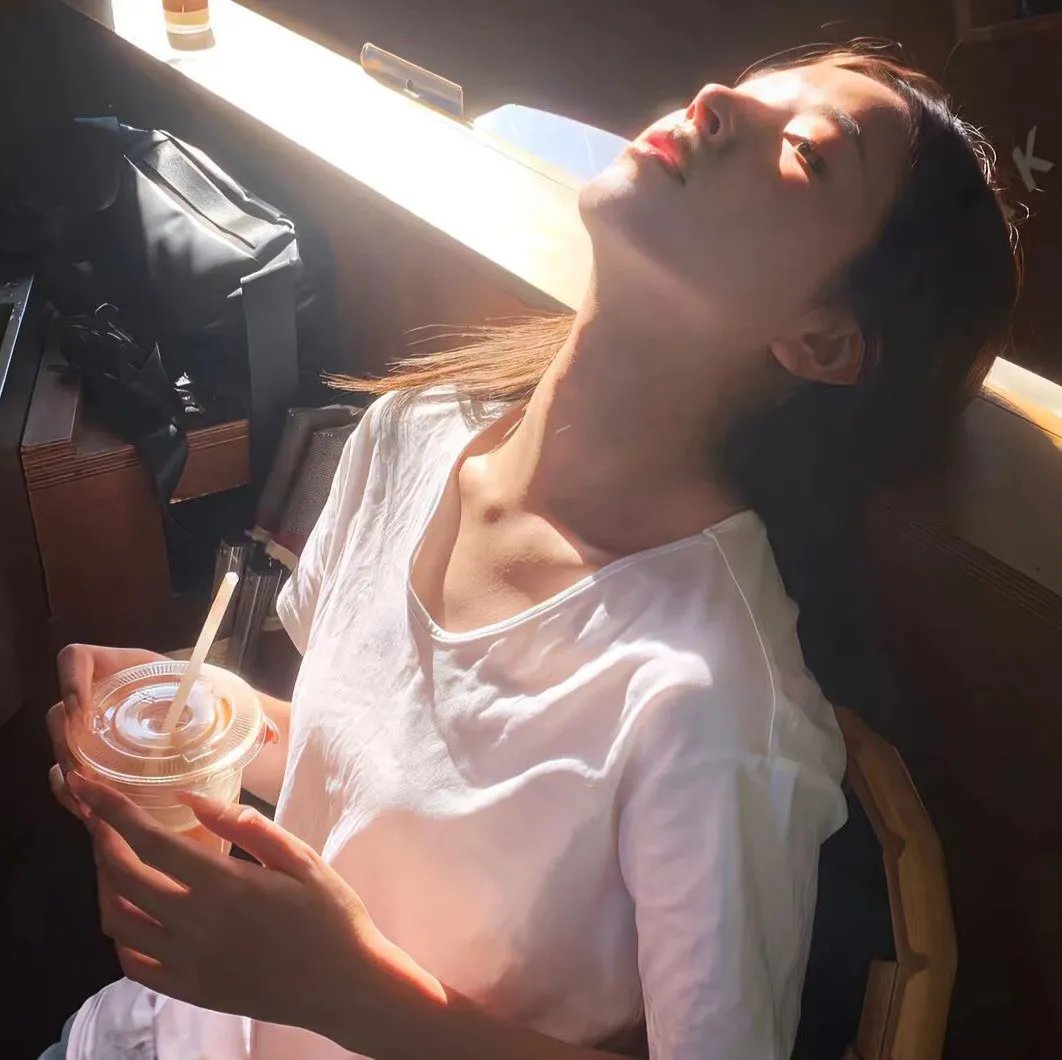泥砖与镜子